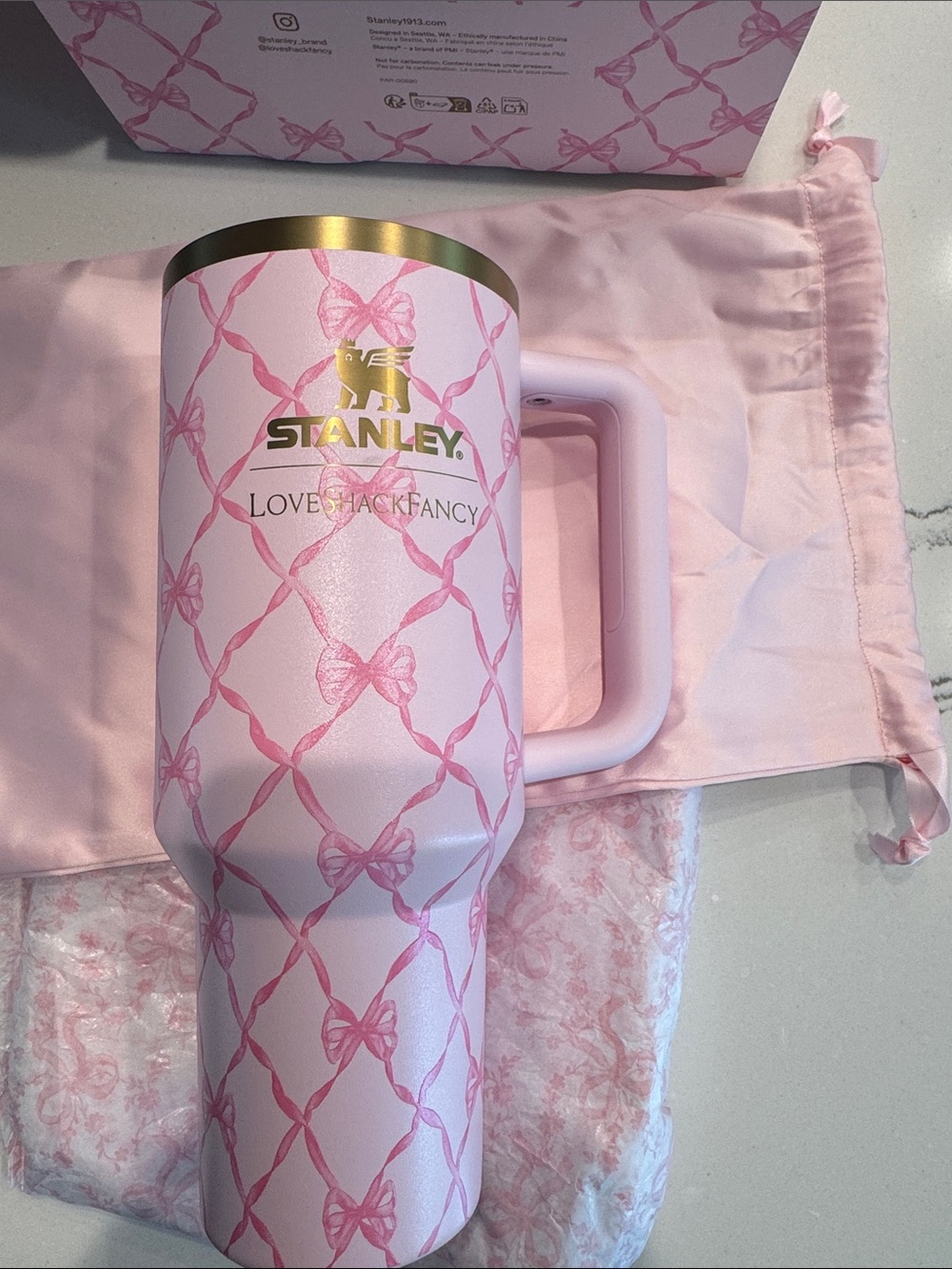 NEW Stanley 1913 x LiveShackFancy Holiday Quencher H2.0 FlowState Tumbler 40 oz
